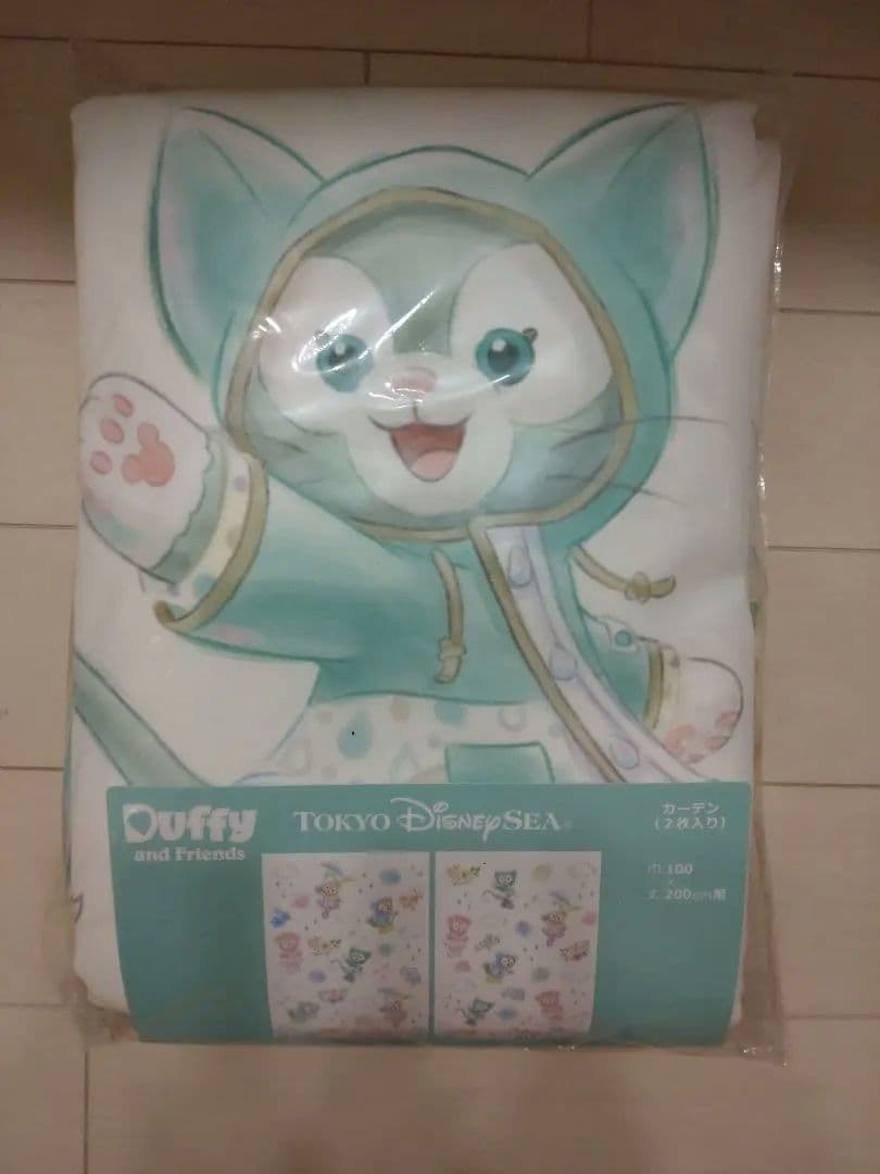 新品!ディズニー　ダッフィーフレンズ　ビューティフルレイニーデイズ　カーテン